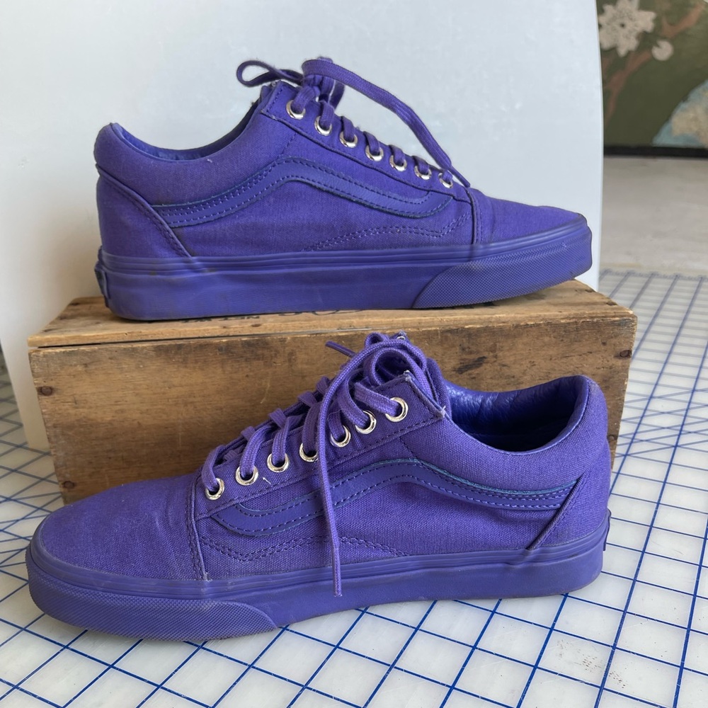 Old Skool Vans in purple. Men’s 7, women’s 8.5
